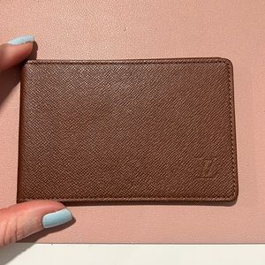 - LOUIS VUITTON
Taiga ID Card Holder Wallet